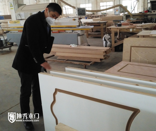 重庆坤秀木门:长沙客户罗总到厂考察